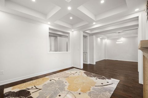 Photo 6 at 10 Alistair Crescent, Kleinburg, Vaughan