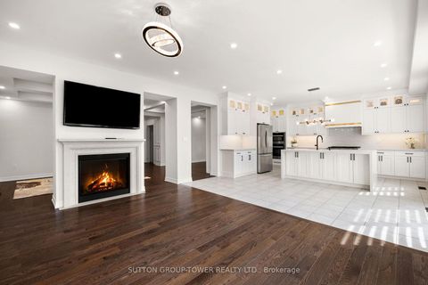 Photo 11 at 10 Alistair Crescent, Kleinburg, Vaughan