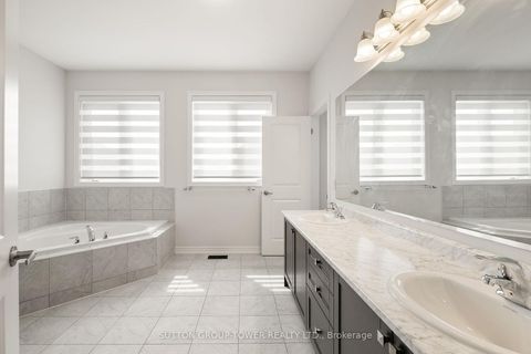 Photo 25 at 10 Alistair Crescent, Kleinburg, Vaughan