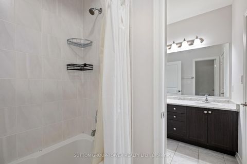 Photo 32 at 10 Alistair Crescent, Kleinburg, Vaughan