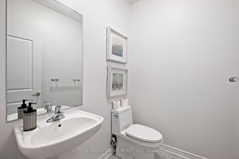 Photo 35 at 10 Alistair Crescent, Kleinburg, Vaughan