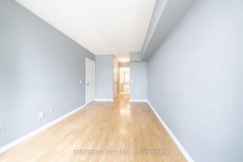Photo 11 at 312 - 7 Bishop Avenue, Newtonbrook East, Toronto