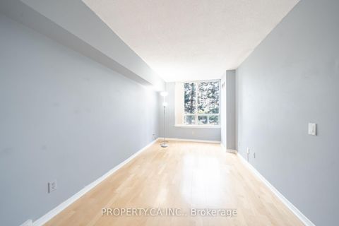 Photo 13 at 312 - 7 Bishop Avenue, Newtonbrook East, Toronto