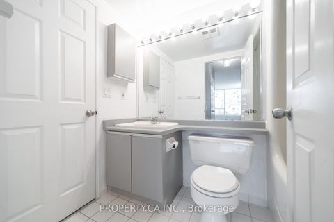 Photo 15 at 312 - 7 Bishop Avenue, Newtonbrook East, Toronto