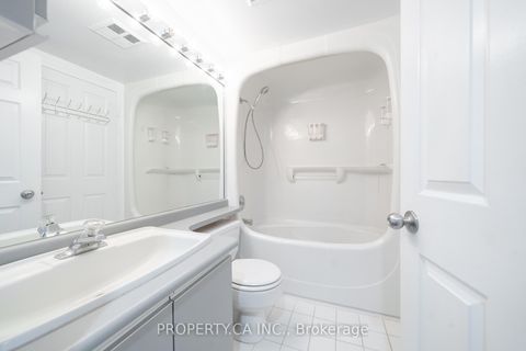 Photo 16 at 312 - 7 Bishop Avenue, Newtonbrook East, Toronto