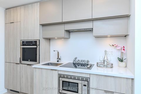 Photo 6 at 1301 - 39 Roehampton Avenue, Mount Pleasant West, Toronto
