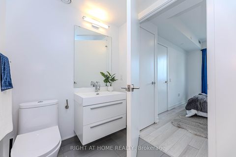 Photo 11 at 1301 - 39 Roehampton Avenue, Mount Pleasant West, Toronto