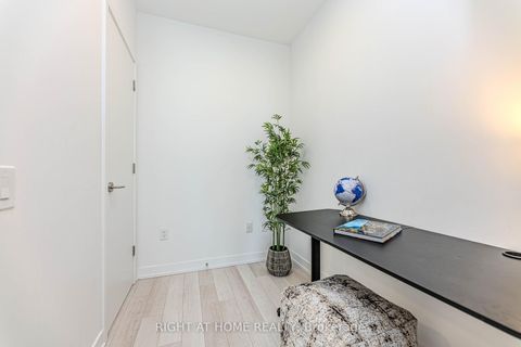 Photo 14 at 1301 - 39 Roehampton Avenue, Mount Pleasant West, Toronto