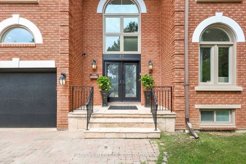 Photo 2 at 42 Grangemill Crescent, Don Mills, Toronto