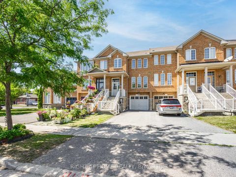Photo 1 at 6 Martell Gate, Bayview Northeast, Aurora