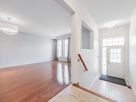Photo 2 at 6 Martell Gate, Bayview Northeast, Aurora