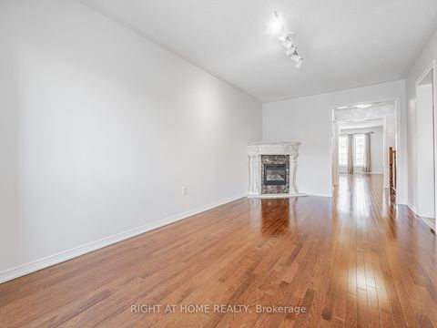 Photo 8 at 6 Martell Gate, Bayview Northeast, Aurora