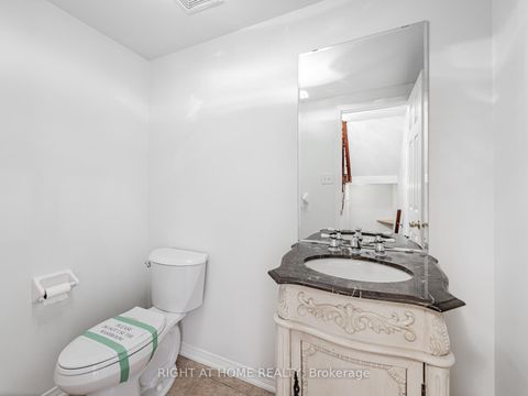 Photo 16 at 6 Martell Gate, Bayview Northeast, Aurora
