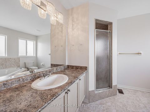 Photo 23 at 6 Martell Gate, Bayview Northeast, Aurora
