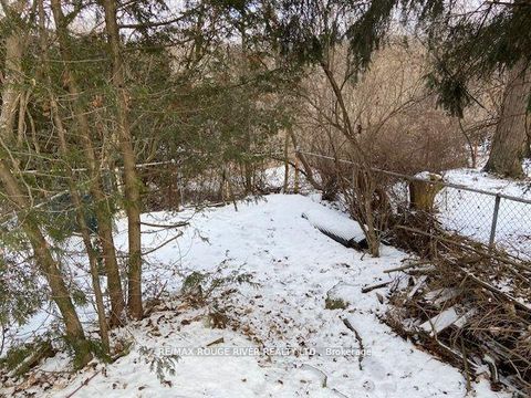 Photo 25 at 23 Westlake Crescent, Lumsden, Toronto