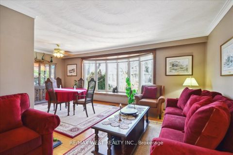 Photo 1 at 9 Margrath Place, West Deane, Toronto