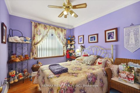 Photo 5 at 9 Margrath Place, West Deane, Toronto
