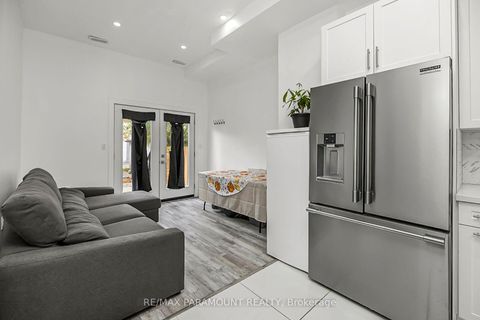 Photo 21 at 121 Mulock Avenue, Junction Area, Toronto