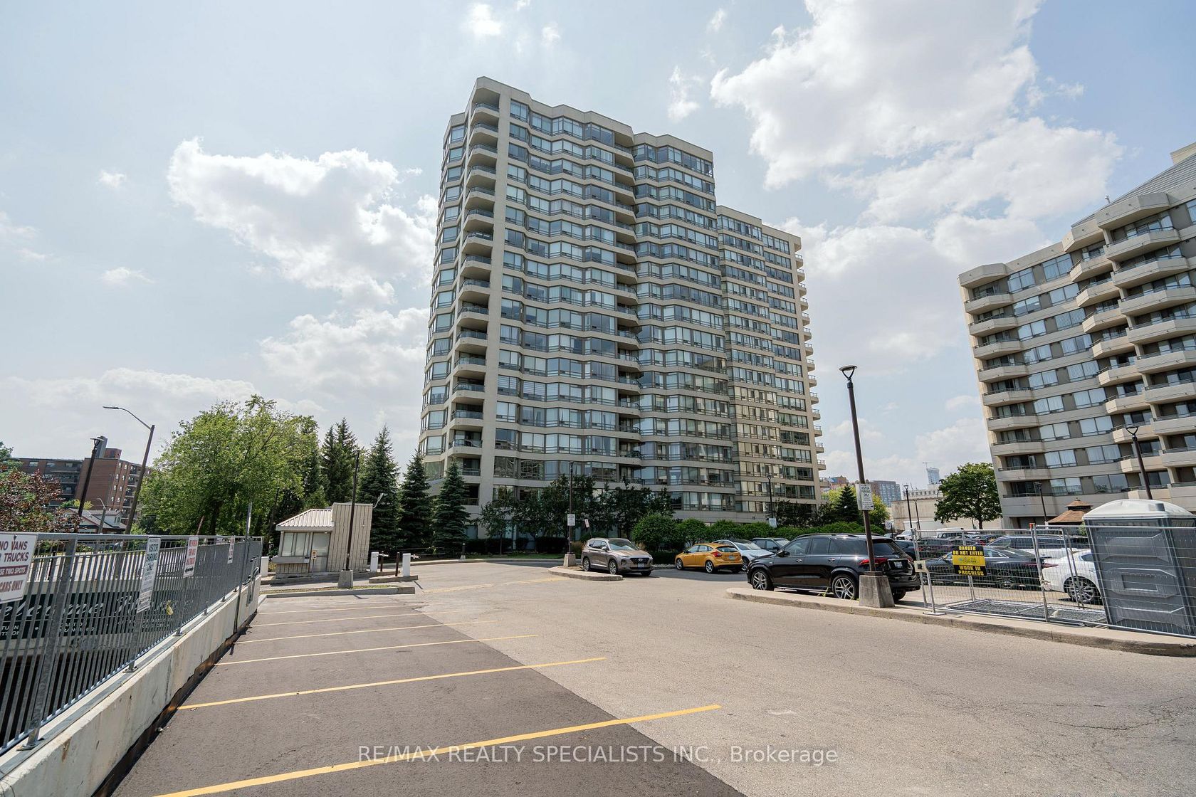703 - 75 King Street E, Cooksville, Mississauga 