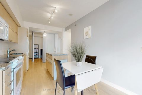 Photo 11 at 1001 - 21 Nelson Street, Waterfront Communities C1, Toronto