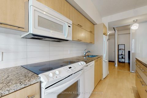 Photo 14 at 1001 - 21 Nelson Street, Waterfront Communities C1, Toronto
