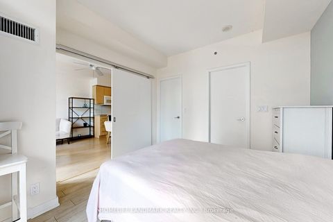 Photo 18 at 1001 - 21 Nelson Street, Waterfront Communities C1, Toronto