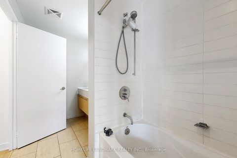 Photo 23 at 1001 - 21 Nelson Street, Waterfront Communities C1, Toronto