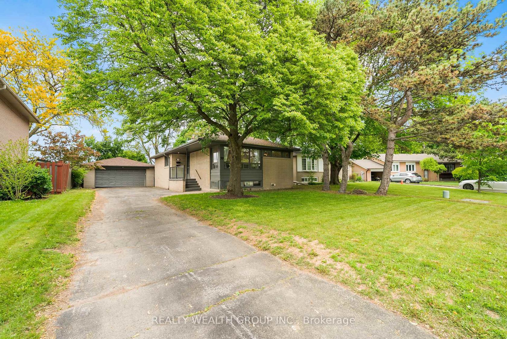 39 Treadgold Crescent, Donalda, Toronto 