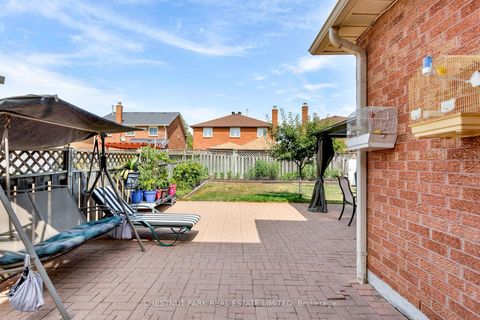 Photo 13 at 138 Largo Crescent, Maple, Vaughan