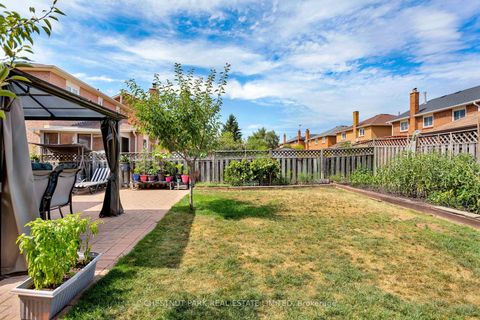 Photo 25 at 138 Largo Crescent, Maple, Vaughan