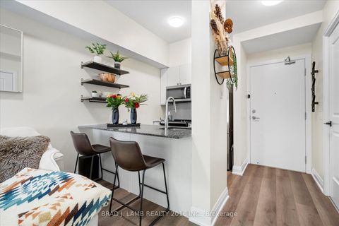 Photo 11 at 112 - 3655 Kingston Road N, Scarborough Village, Toronto