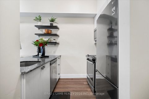 Photo 12 at 112 - 3655 Kingston Road N, Scarborough Village, Toronto