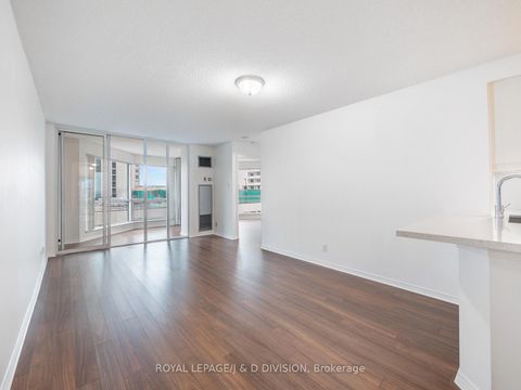 Photo 10 at 706 - 10 Queens Quay W, Waterfront Communities C1, Toronto