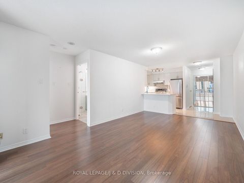 Photo 11 at 706 - 10 Queens Quay W, Waterfront Communities C1, Toronto