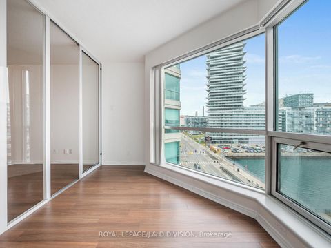 Photo 13 at 706 - 10 Queens Quay W, Waterfront Communities C1, Toronto
