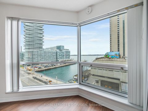Photo 14 at 706 - 10 Queens Quay W, Waterfront Communities C1, Toronto