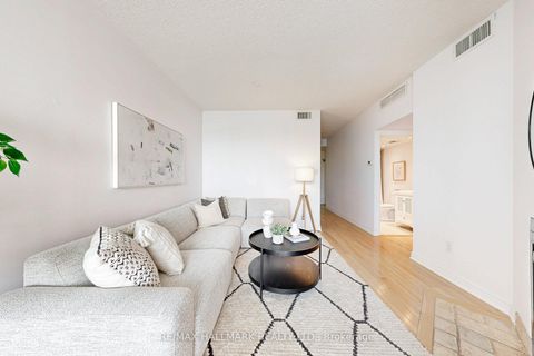 Photo 6 at 924 - 65 Scadding Avenue, Waterfront Communities C8, Toronto