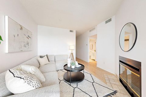 Photo 7 at 924 - 65 Scadding Avenue, Waterfront Communities C8, Toronto
