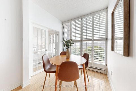 Photo 12 at 924 - 65 Scadding Avenue, Waterfront Communities C8, Toronto