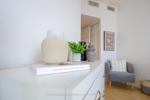 Photo 25 at 924 - 65 Scadding Avenue, Waterfront Communities C8, Toronto