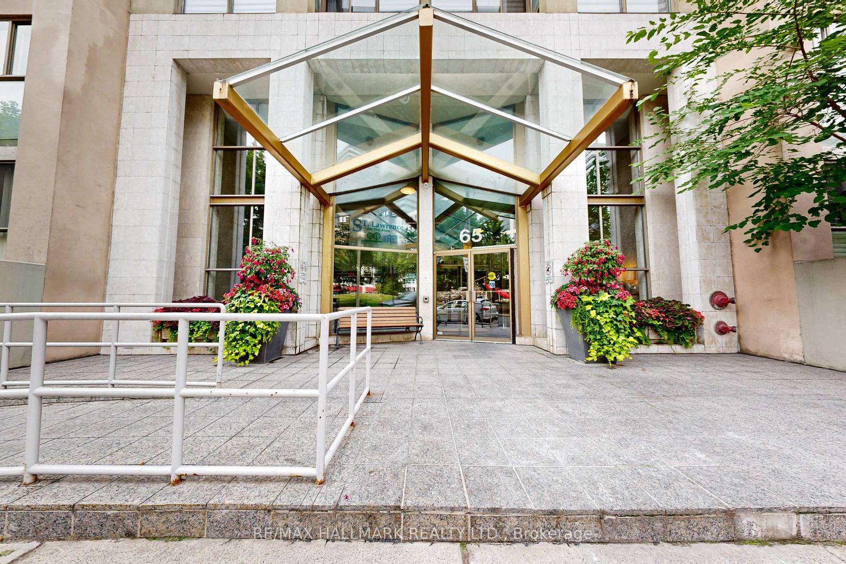 924 - 65 Scadding Avenue, Waterfront Communities C8, Toronto by Loree Meneguzzi Real Estate 924 - 65 Scadding Avenue, Waterfront Communities C8, Toronto