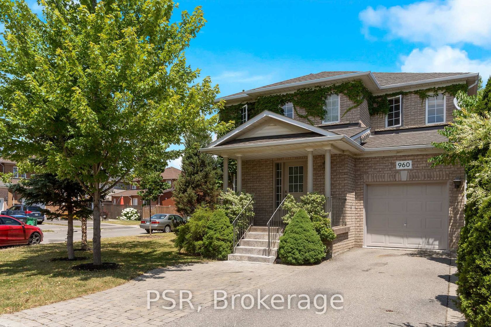 960 Fielder Drive, East Credit, Mississauga by Loree Meneguzzi Real Estate 960 Fielder Drive, East Credit, Mississauga