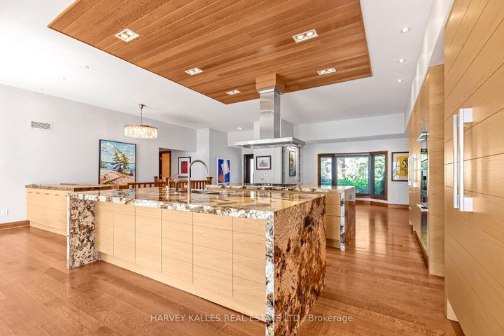 Photo 9 at 90 Oaklands Park Court, Bayview, Burlington