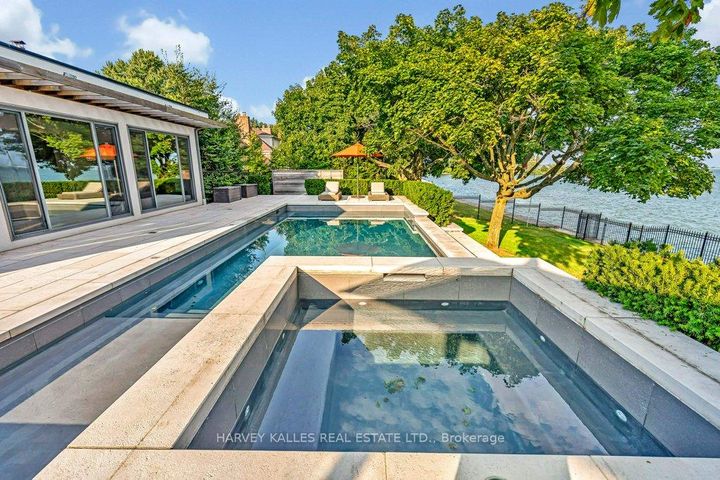Photo 14 at 90 Oaklands Park Court, Bayview, Burlington