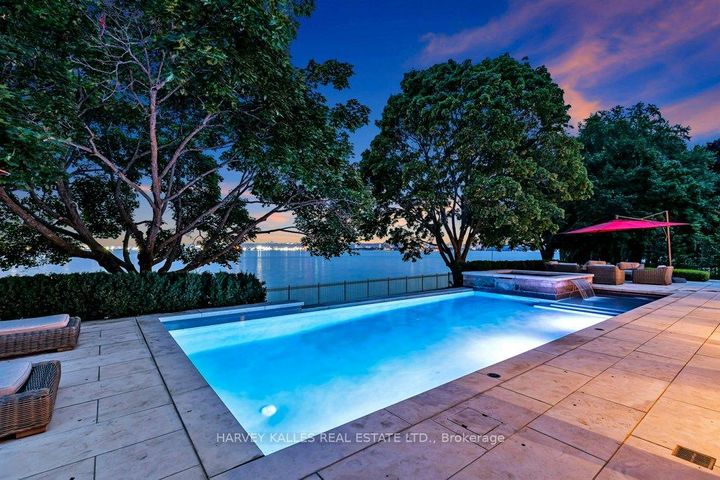 Photo 17 at 90 Oaklands Park Court, Bayview, Burlington