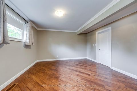 Photo 31 at 109 Ringwood Road, CP College Park, Oakville