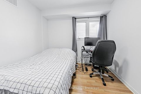 Photo 20 at 10 Odoardo Disanto Circle, CFB, Toronto
