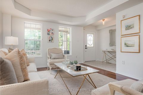Photo 4 at 203 Gatwick Drive, RO River Oaks, Oakville
