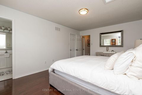Photo 17 at 203 Gatwick Drive, RO River Oaks, Oakville