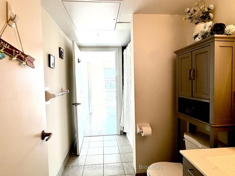 Photo 4 at 313 - 20 Joe Shuster Way, Niagara, Toronto